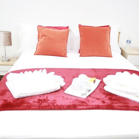 Deluxe 4 Bedroom House The Hyde Bagian luar foto