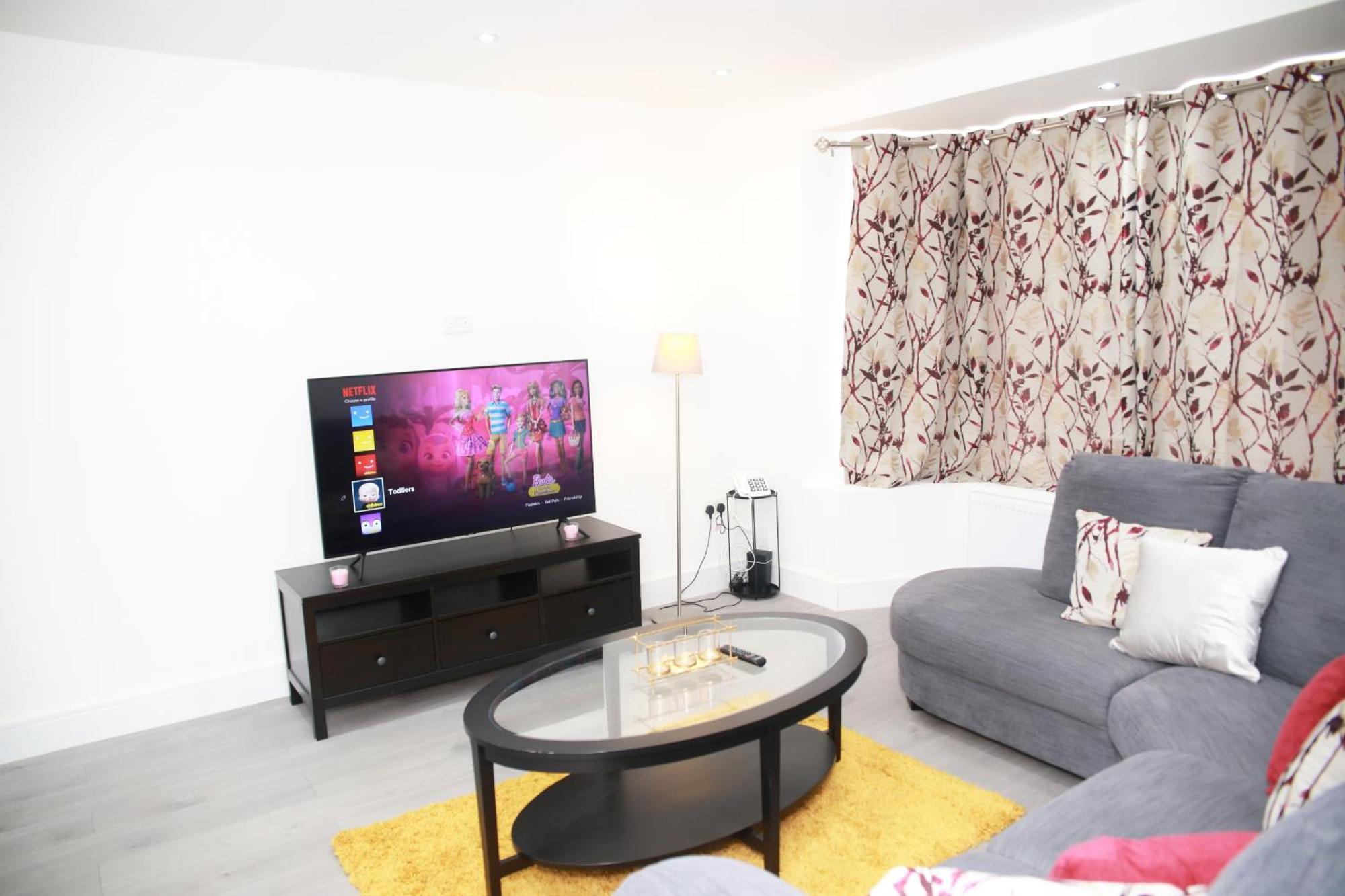 Deluxe 4 Bedroom House The Hyde Bagian luar foto