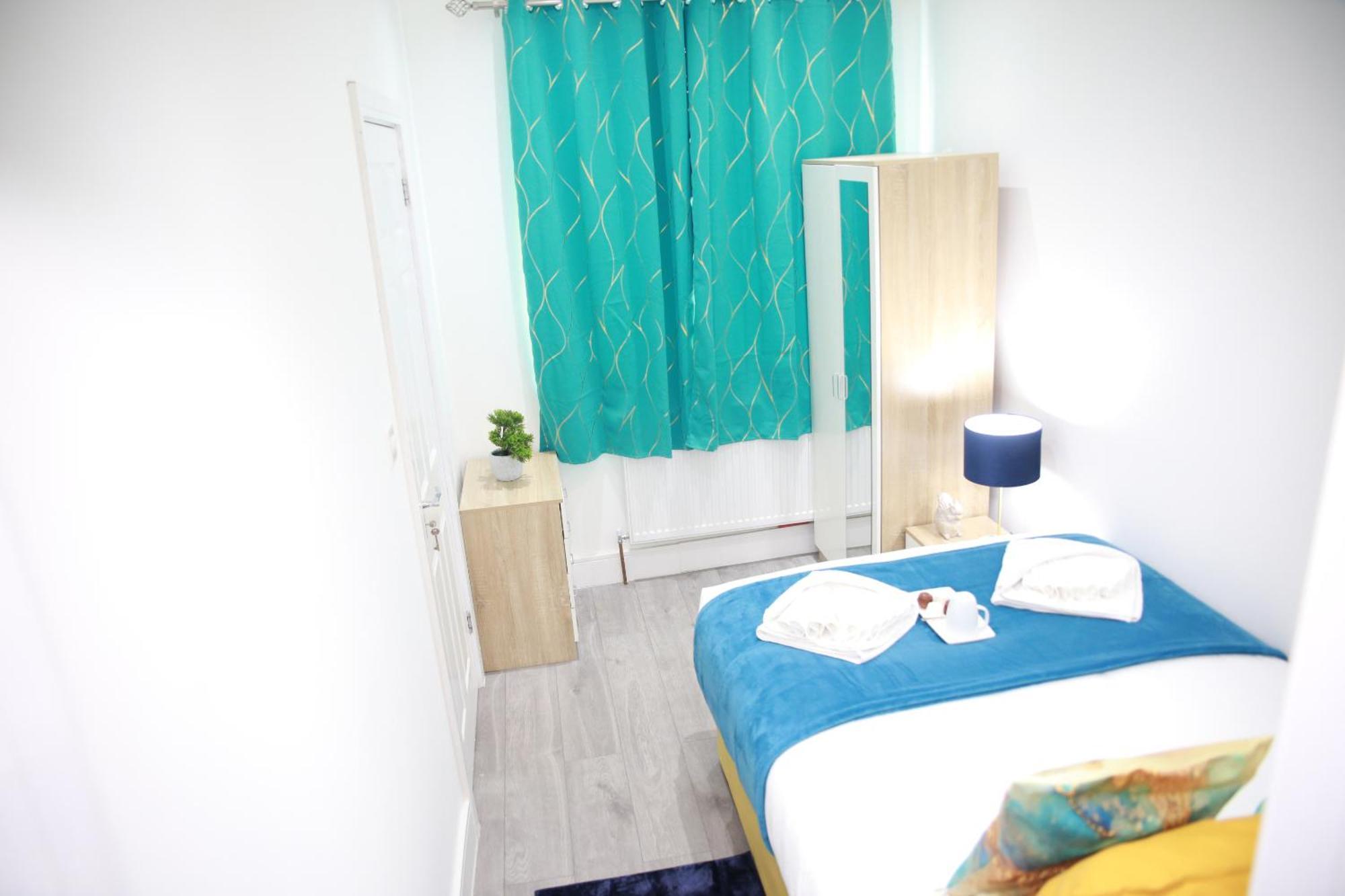 Deluxe 4 Bedroom House The Hyde Bagian luar foto