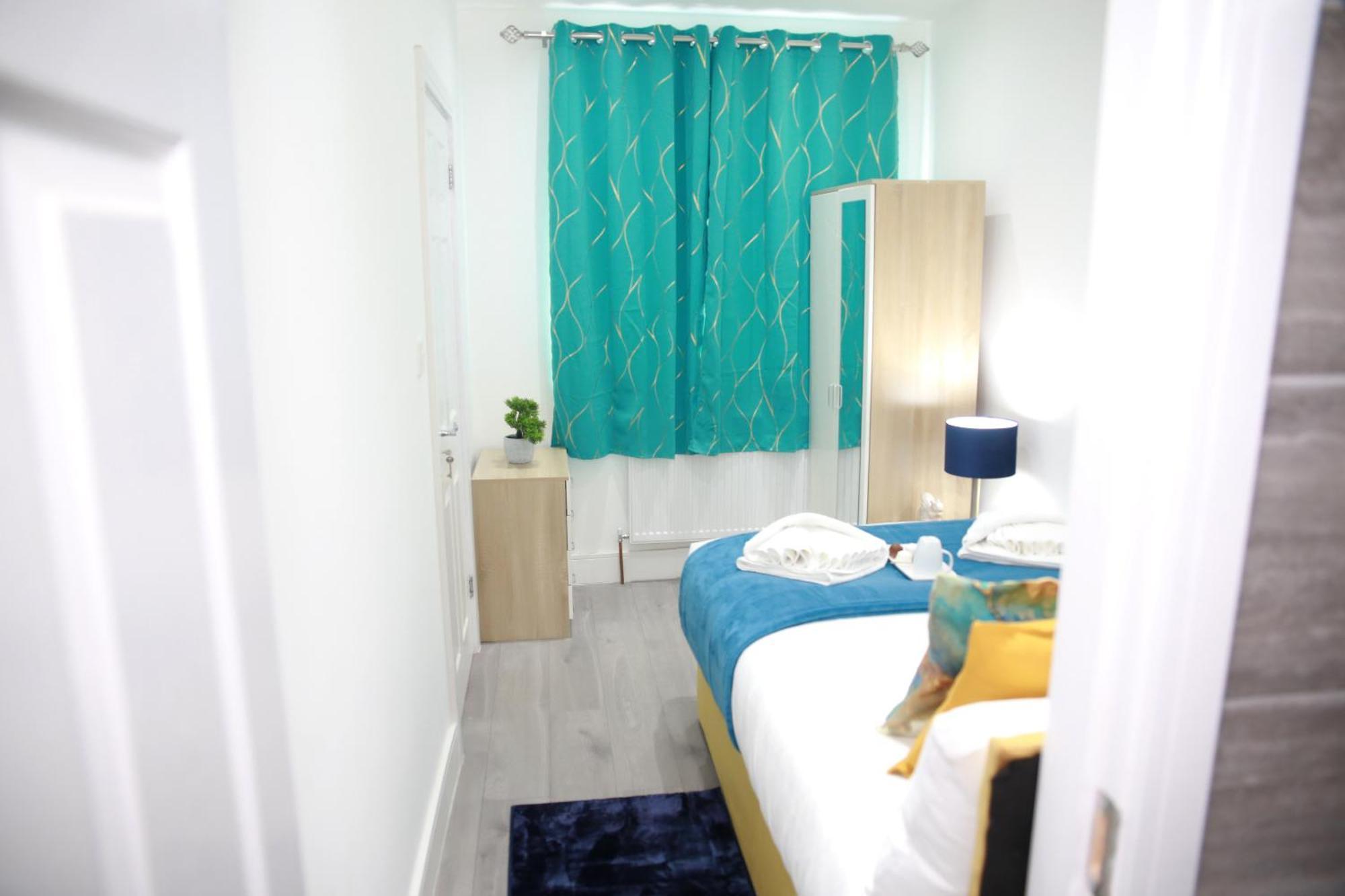 Deluxe 4 Bedroom House The Hyde Bagian luar foto