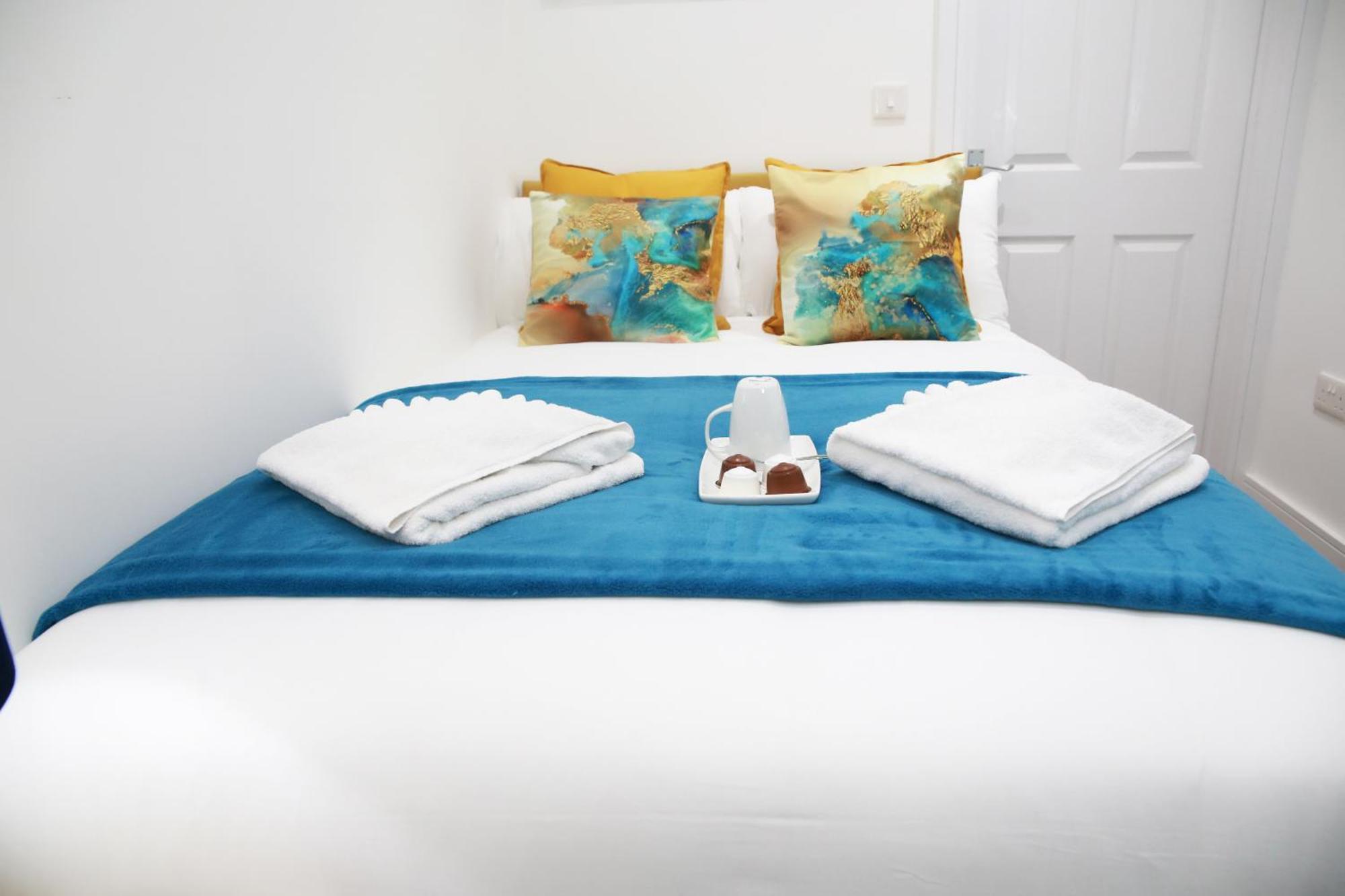 Deluxe 4 Bedroom House The Hyde Bagian luar foto