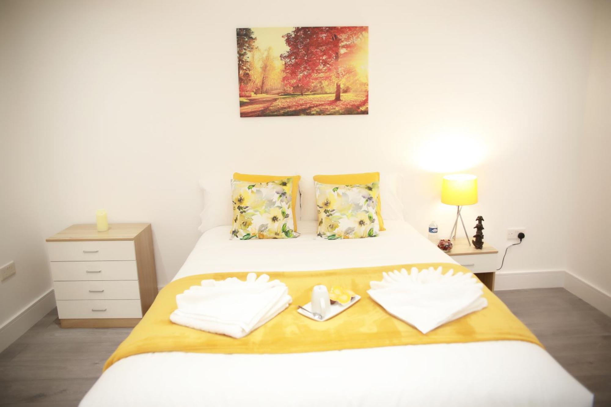 Deluxe 4 Bedroom House The Hyde Bagian luar foto